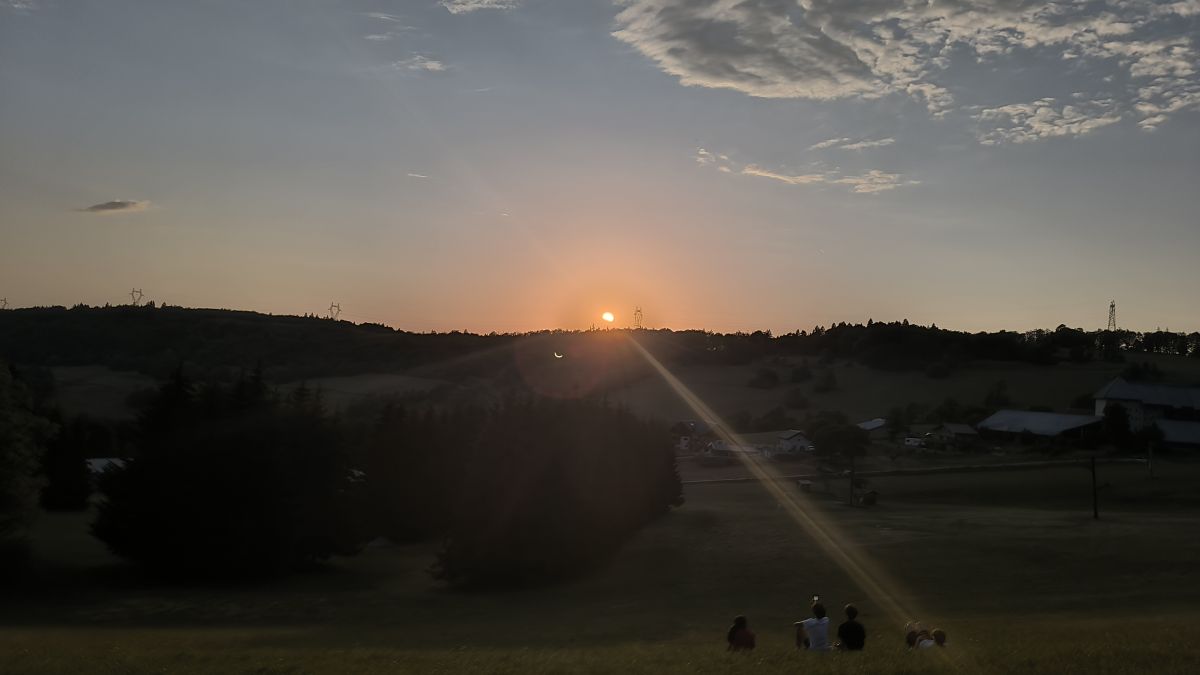 Menthieres: zatmění slunce